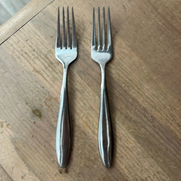 2 Oneida Comet Dinner Forks Flatware Stainless Glossy Finish - Picture 2 of 6